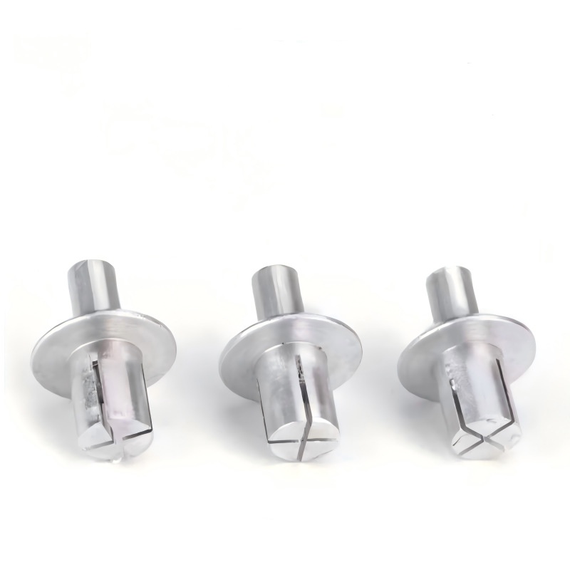 Konzistentní jádro pronikavé nýt