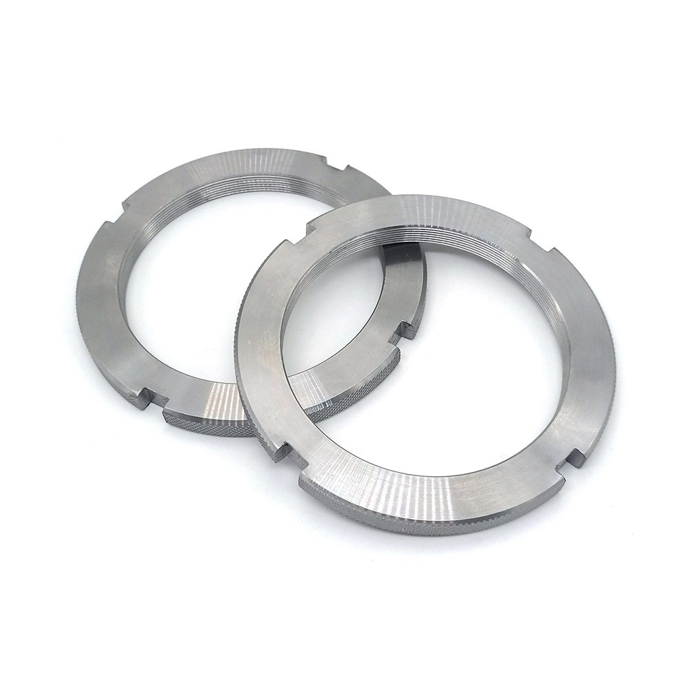 Plně závitové drážkované kulaté matice