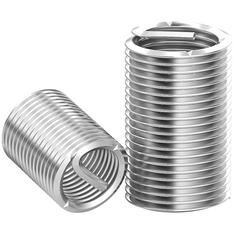 Objímka se závitem